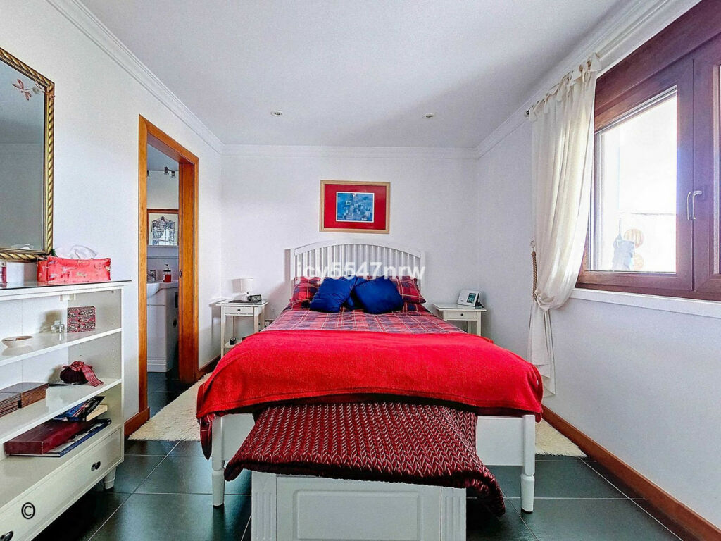 Detached Villa Pinoso Alicante - image 32