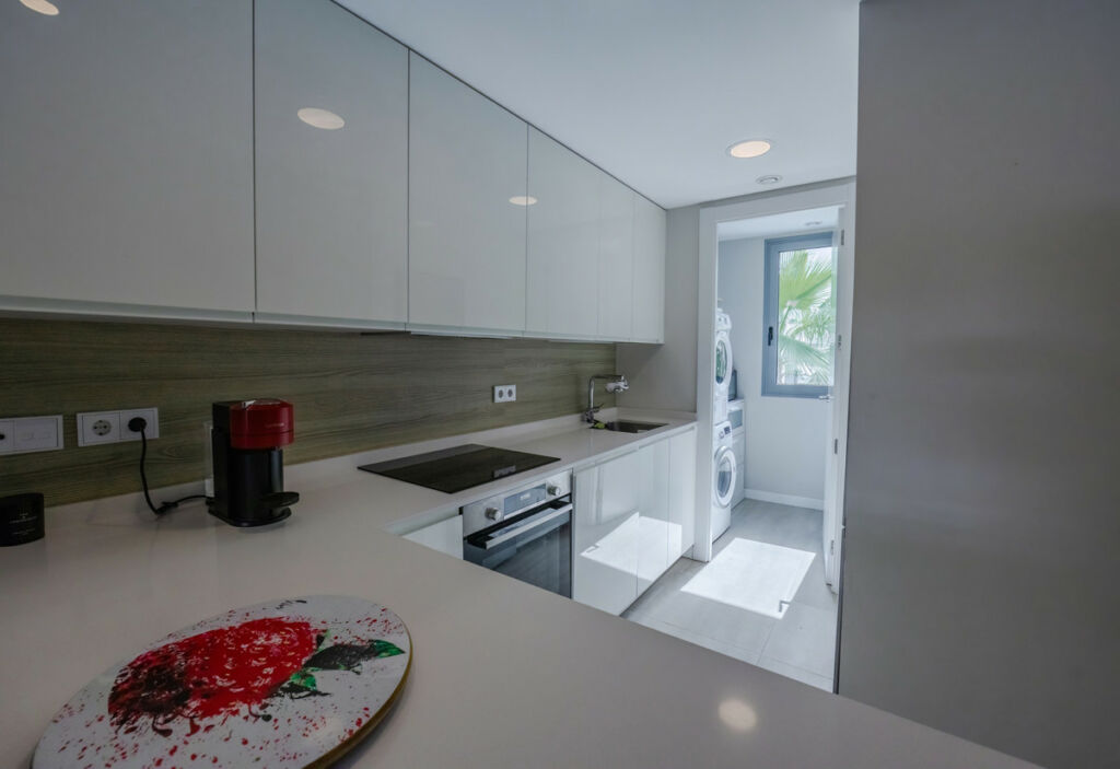 Middle Floor Apartment Estepona Málaga - image 31