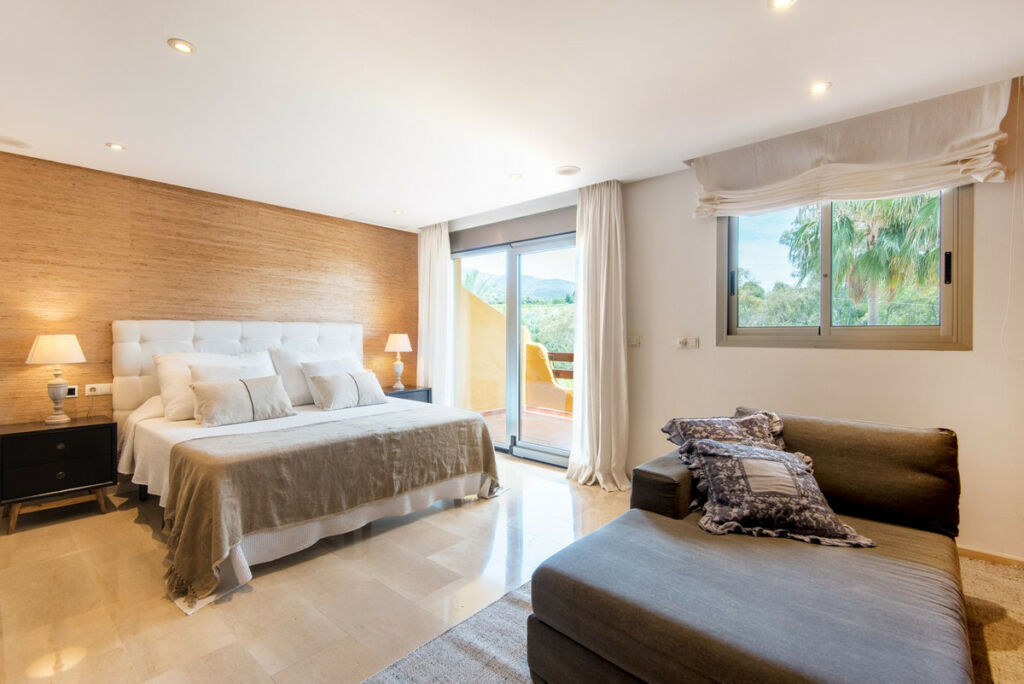 Townhouse Nagüeles Málaga - image 32