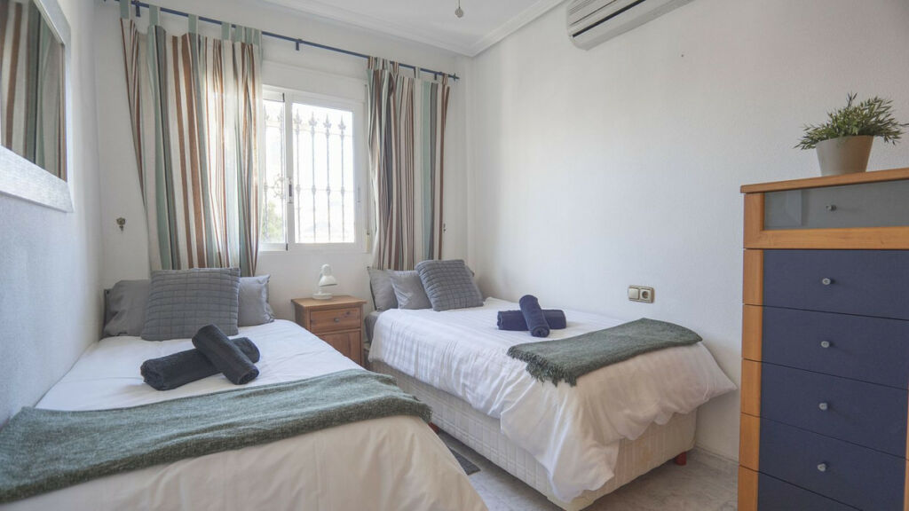 Detached Villa Villamartin Alicante - image 32