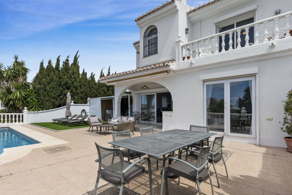 Semi-Detached House El Chaparral Málaga - image 32