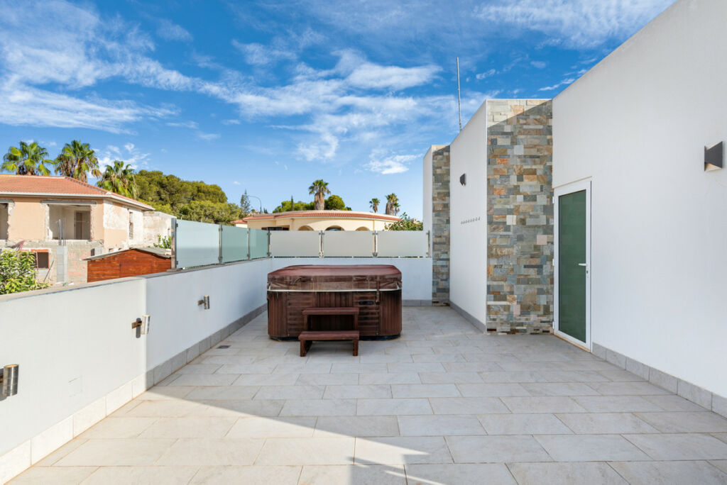 Detached Villa Ciudad Quesada Alicante - image 32