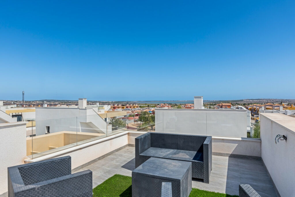 Detached Villa Los Montesinos Alicante - image 31