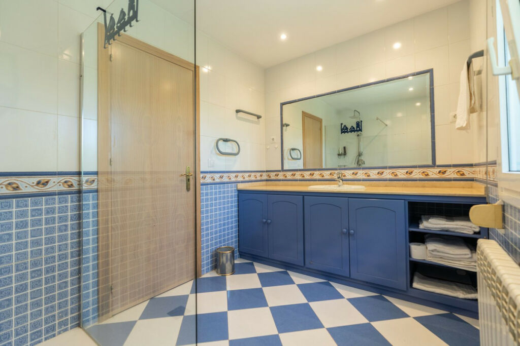 Detached Villa Marbesa Málaga - image 32
