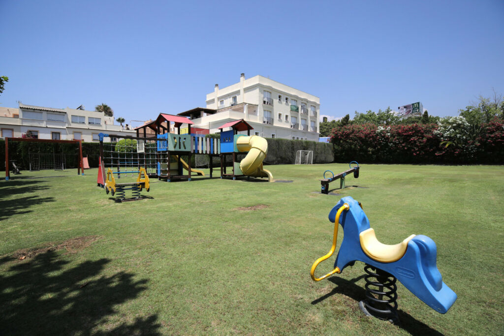 Ground Floor Apartment Estepona Málaga - image 32