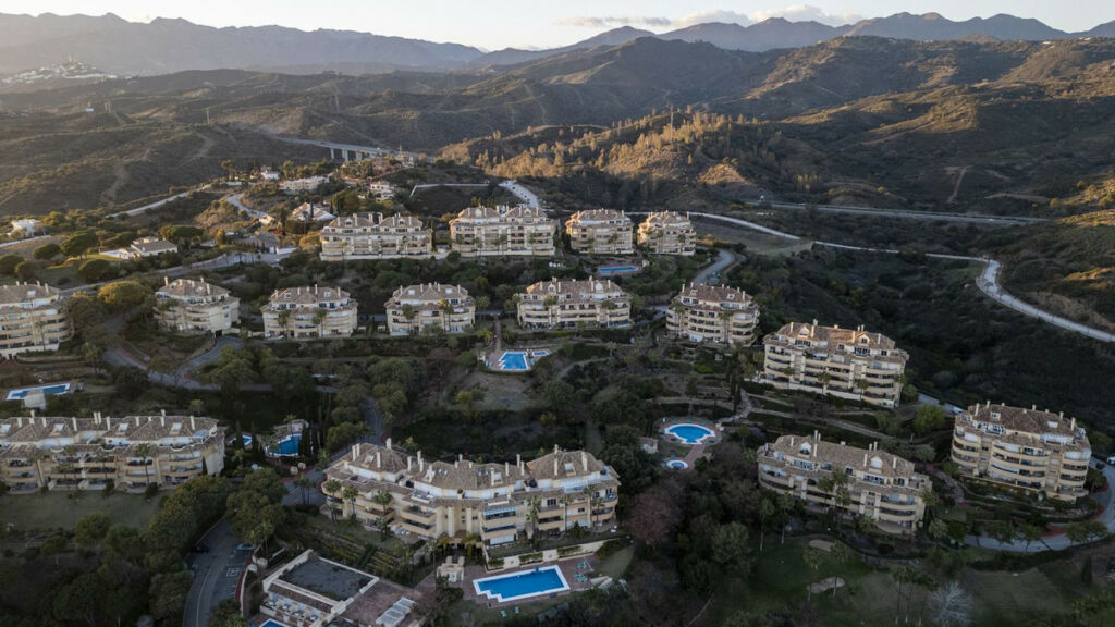 Middle Floor Apartment Elviria Málaga - image 32