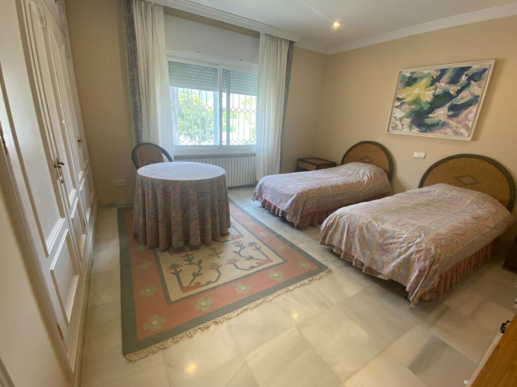 Detached Villa Guadalmina Baja Málaga - image 32
