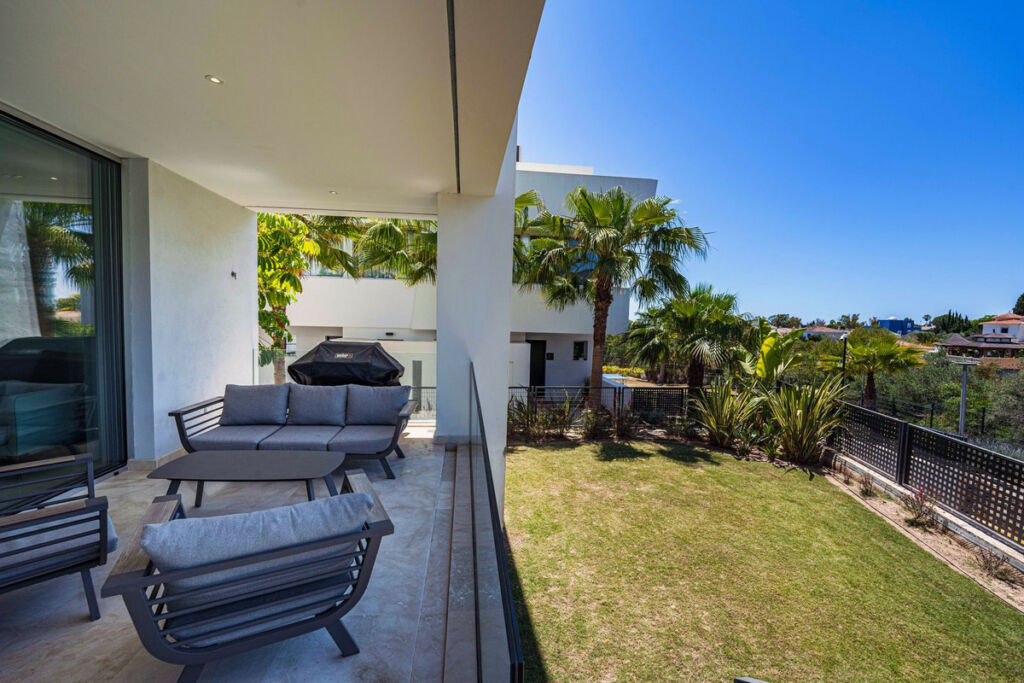 Semi-Detached House Río Real Málaga - image 32