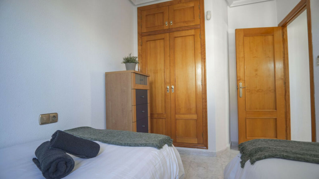 Detached Villa Villamartin Alicante - image 33