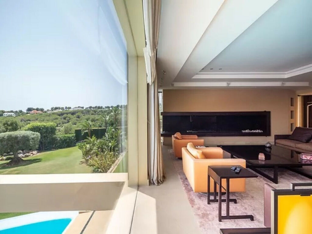 Detached Villa Sotogrande Alto Cádiz - image 33