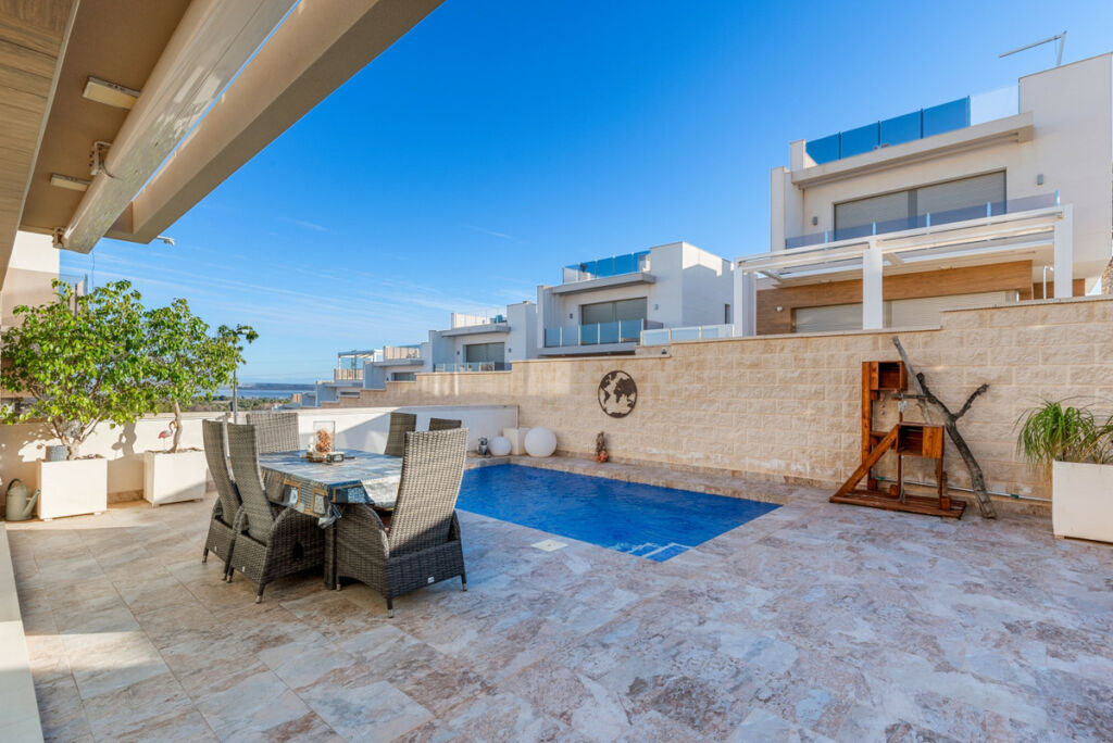 Detached Villa Villamartin Alicante - image 32