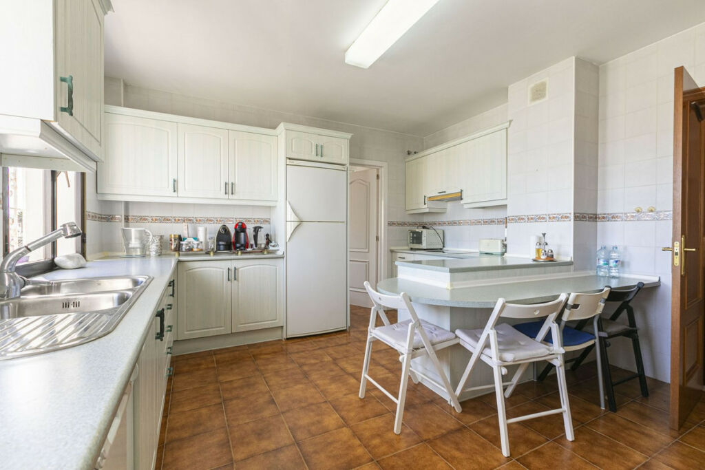 Middle Floor Apartment Nueva Andalucía Málaga - image 33