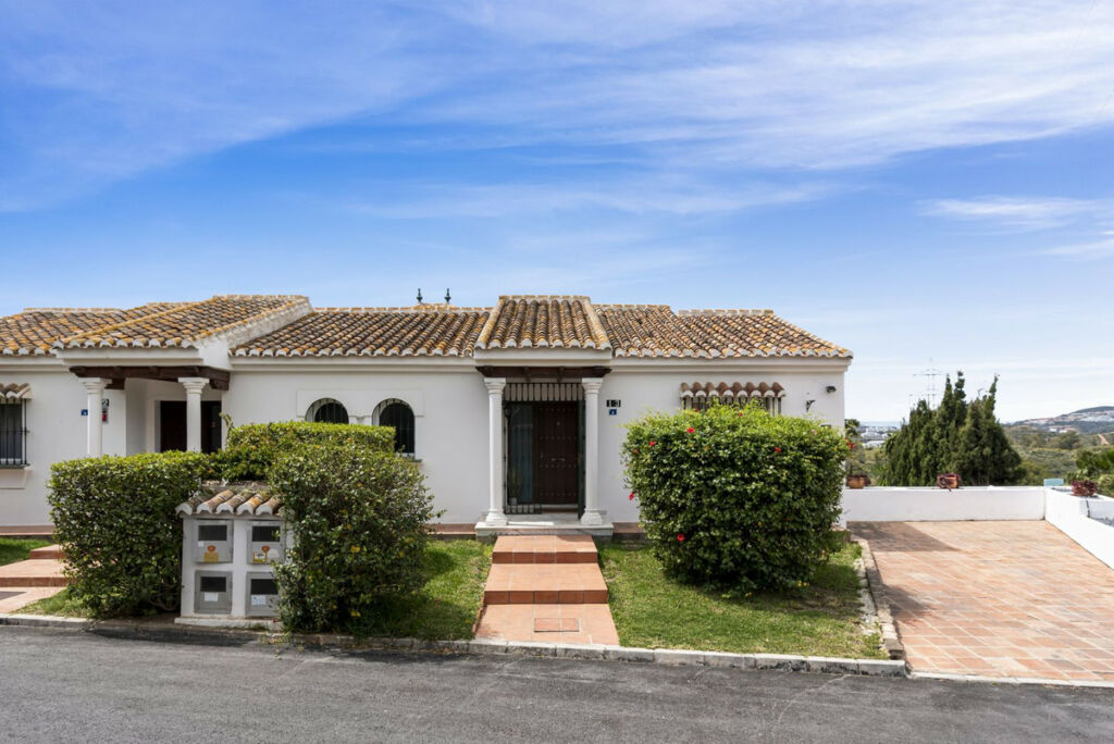 Semi-Detached House El Chaparral Málaga - image 33