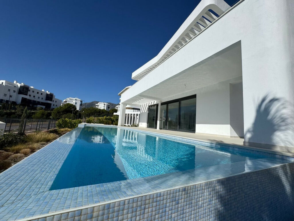 Detached Villa Fuengirola Málaga - image 29