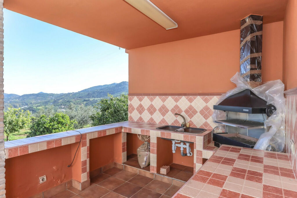 Detached Villa Guaro Málaga - image 33