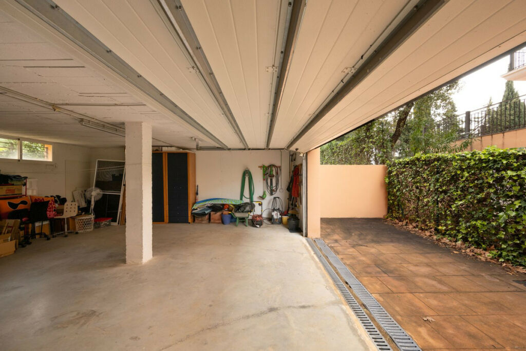 Detached Villa Elviria Málaga - image 35