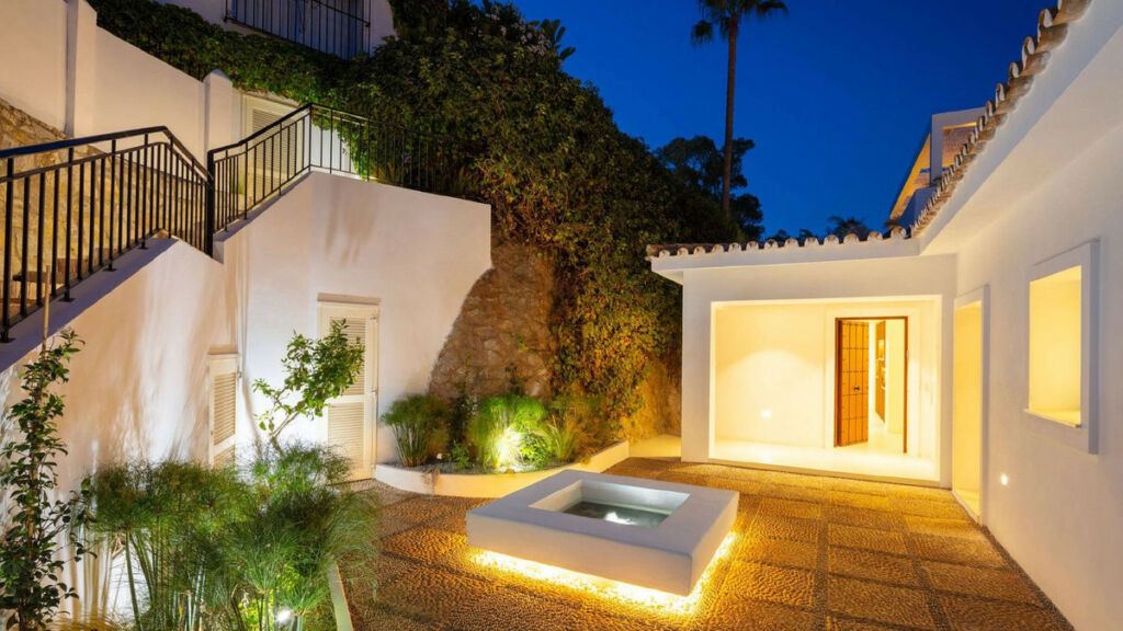 Detached Villa The Golden Mile Málaga - image 33