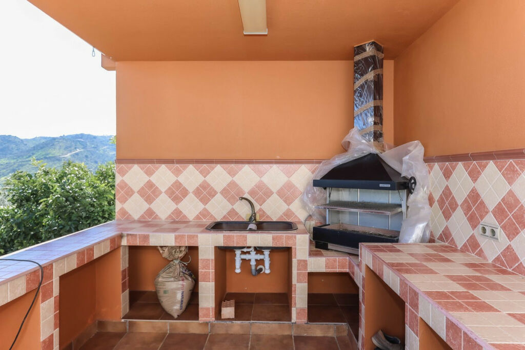 Detached Villa Guaro Málaga - image 34