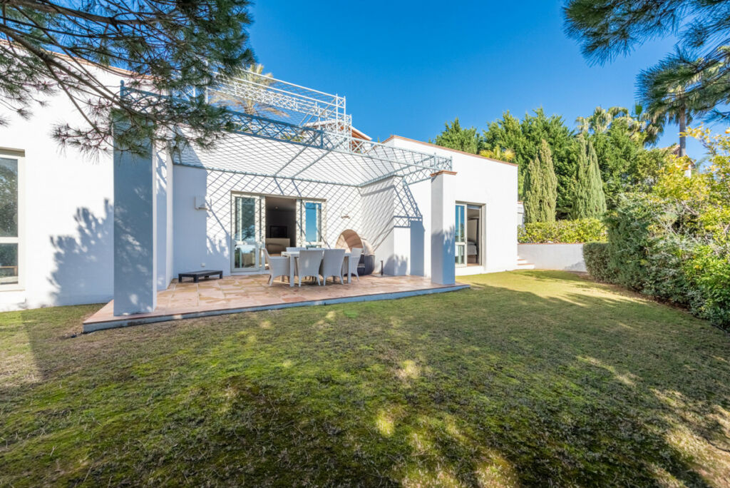 Detached Villa Sotogrande Cádiz - image 34