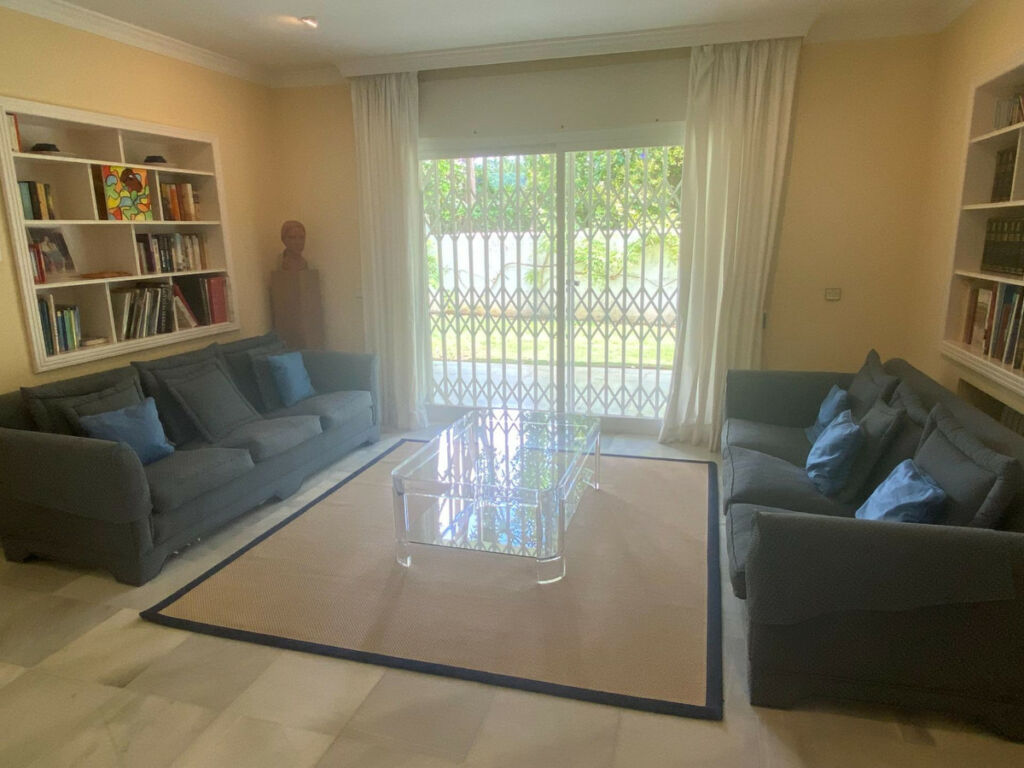 Detached Villa Guadalmina Baja Málaga - image 34
