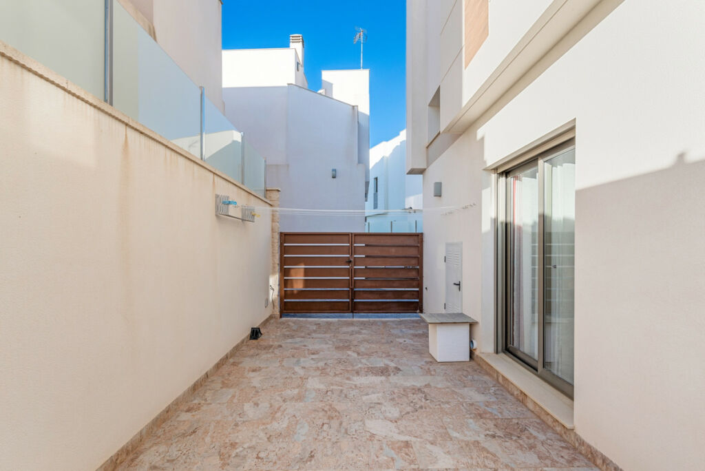 Detached Villa Villamartin Alicante - image 33