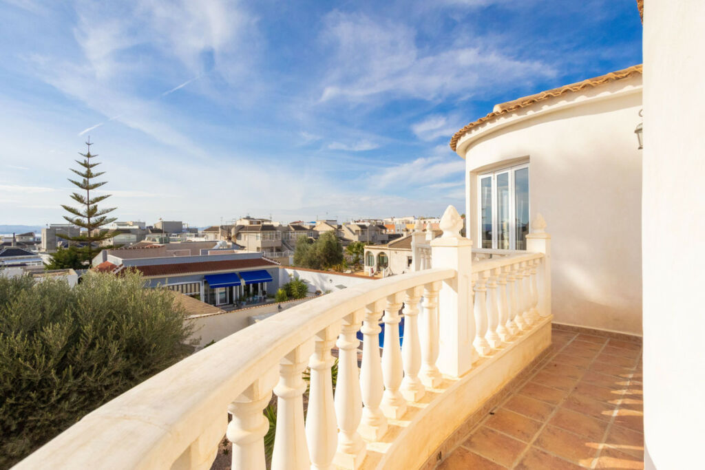 Detached Villa Torrevieja Alicante - image 34