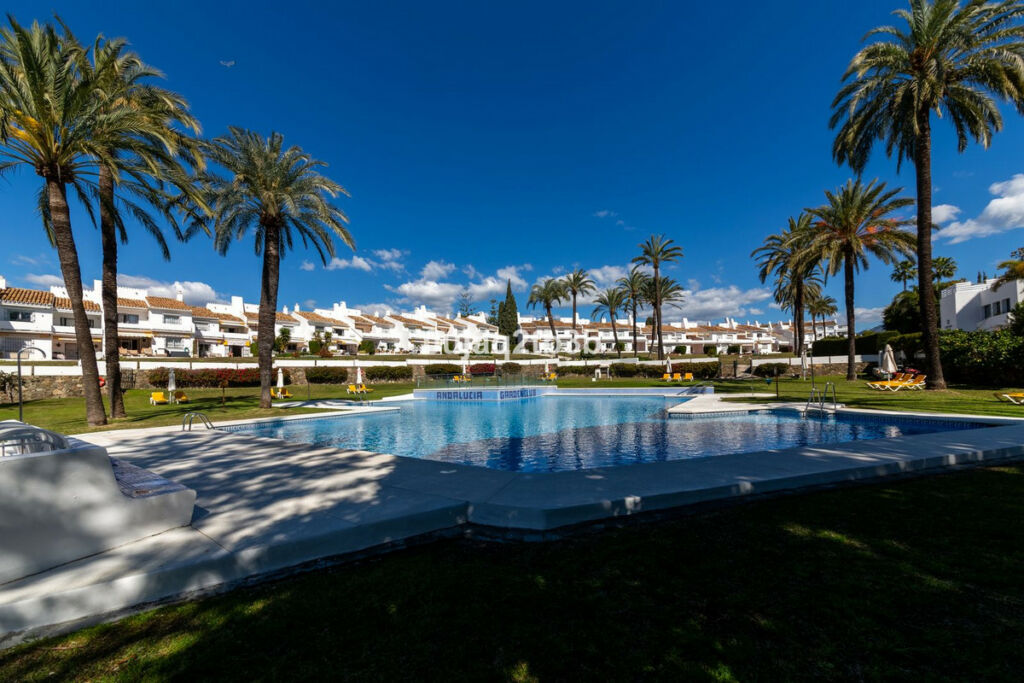 Top Floor Apartment Nueva Andalucía Málaga - image 36