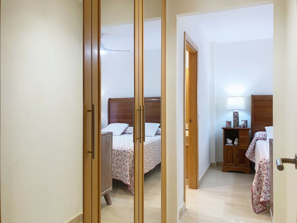 Middle Floor Apartment Estepona Málaga - image 34