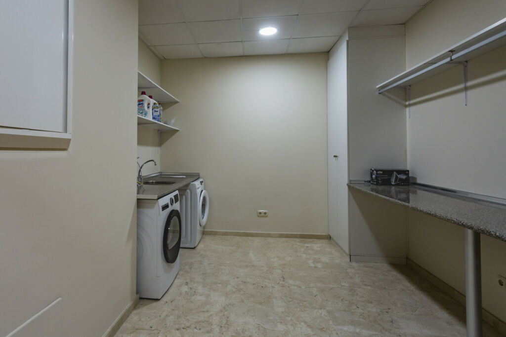 Detached Villa El Madroñal Málaga - image 35
