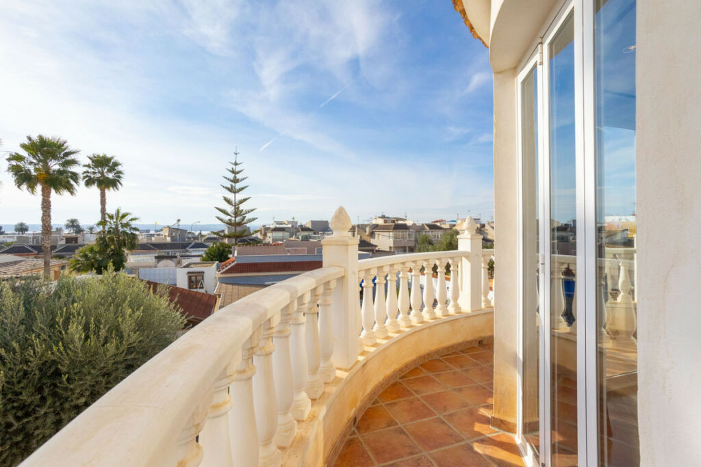 Detached Villa Torrevieja Alicante - image 36
