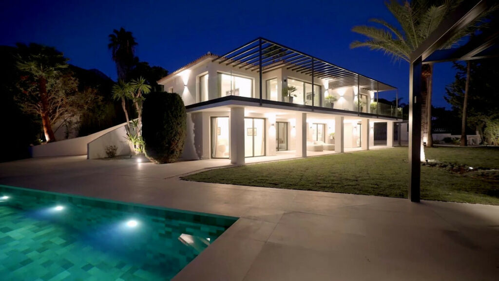 Detached Villa The Golden Mile Málaga - image 36