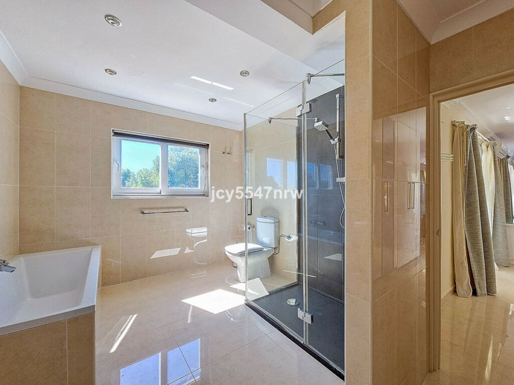 Detached Villa Moraira Alicante - image 36