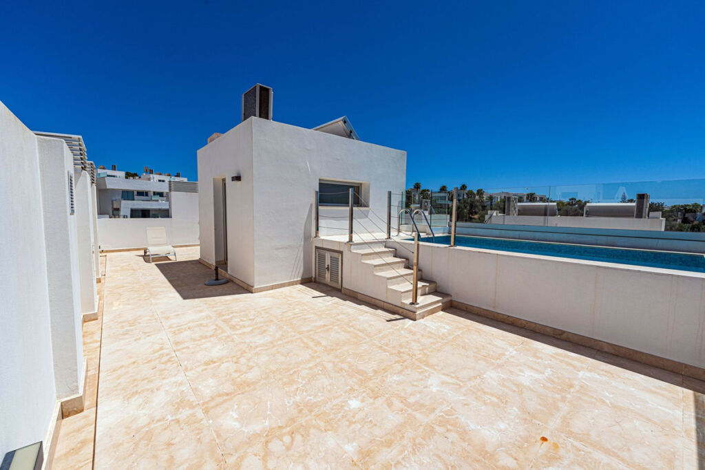 Semi-Detached House Río Real Málaga - image 36