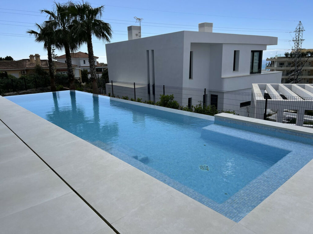 Detached Villa Fuengirola Málaga - image 32