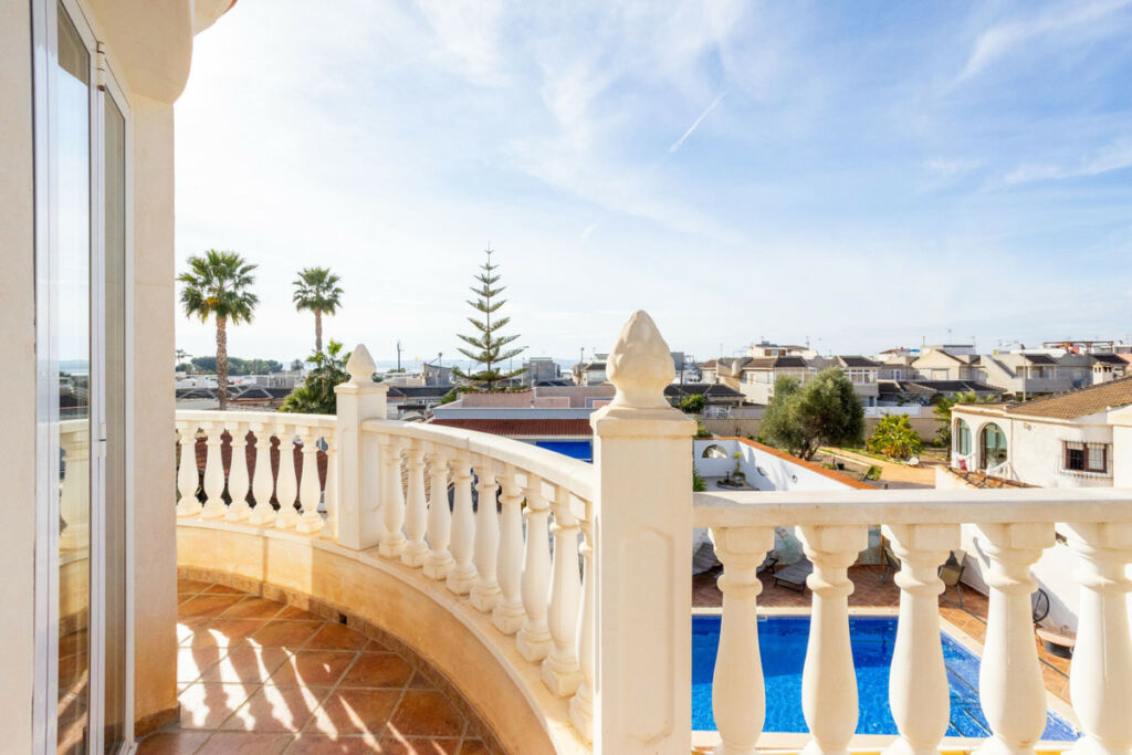 Detached Villa Torrevieja Alicante - image 37