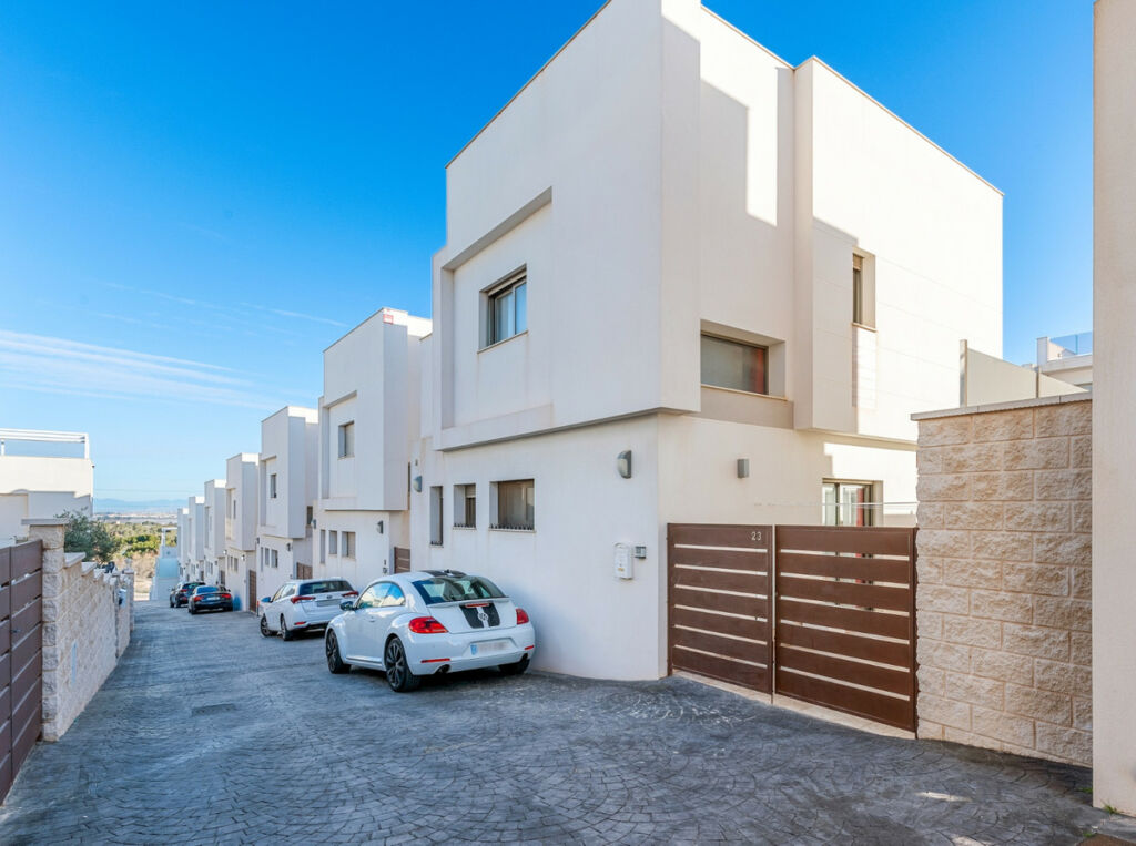 Detached Villa Villamartin Alicante - image 36