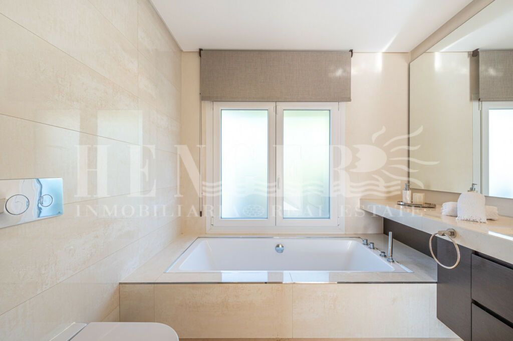 Penthouse The Golden Mile Málaga - image 37