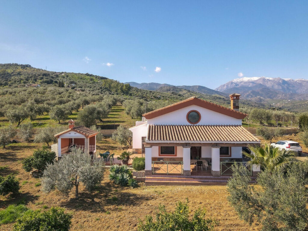 Detached Villa Guaro Málaga - image 37