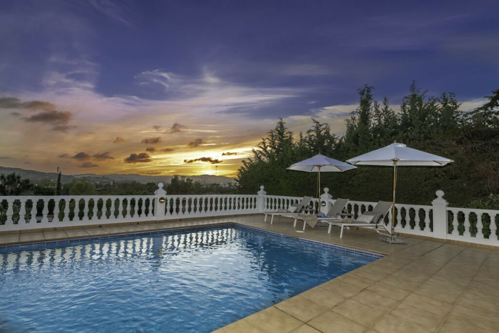 Detached Villa Sierrezuela Málaga - image 37