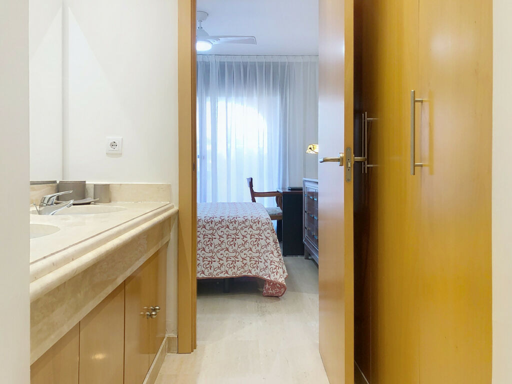 Middle Floor Apartment Estepona Málaga - image 38