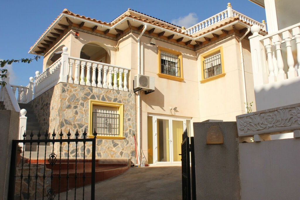 Detached Villa La Zenia Alicante - image 37