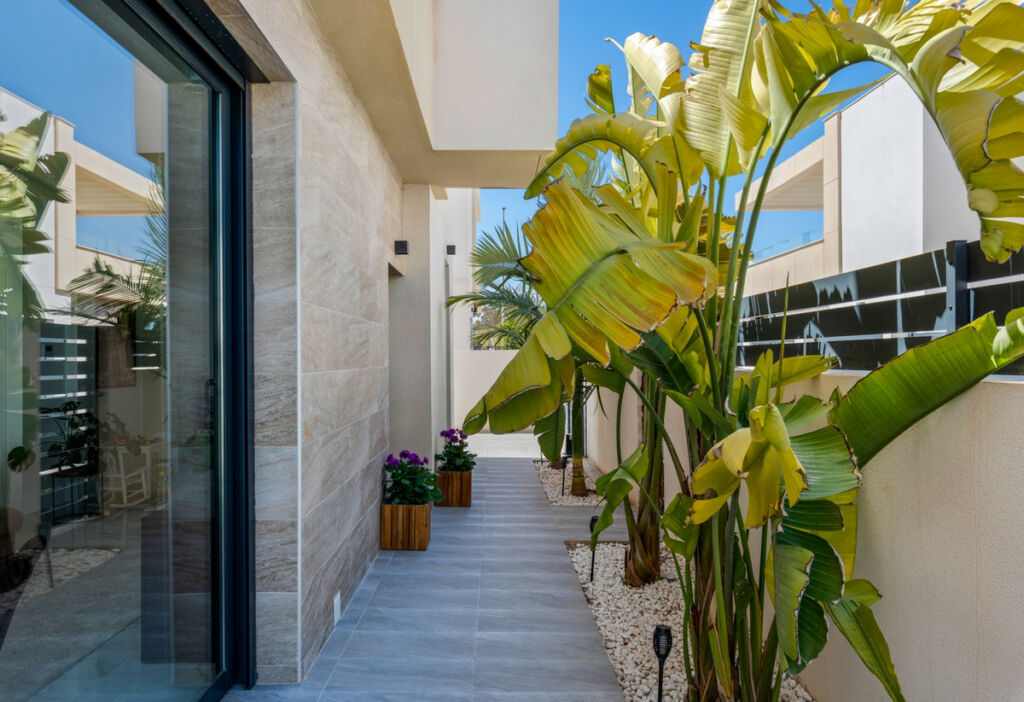 Detached Villa Los Montesinos Alicante - image 37