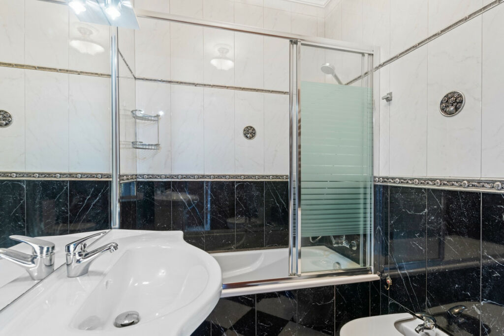 Detached Villa Playa Flamenca Alicante - image 38