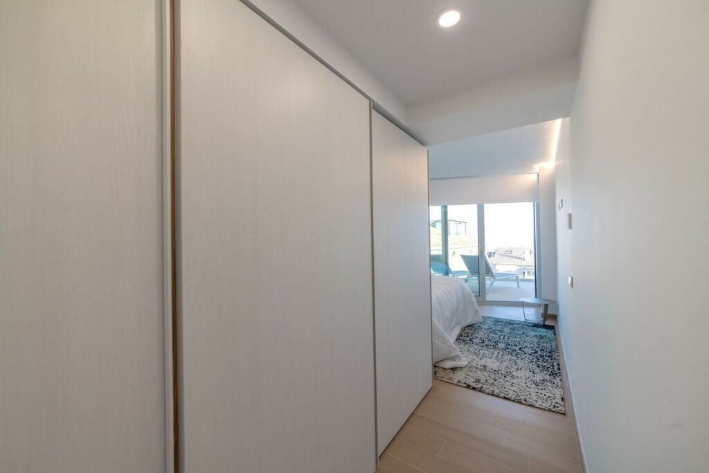 Middle Floor Apartment Carvajal Málaga - image 38