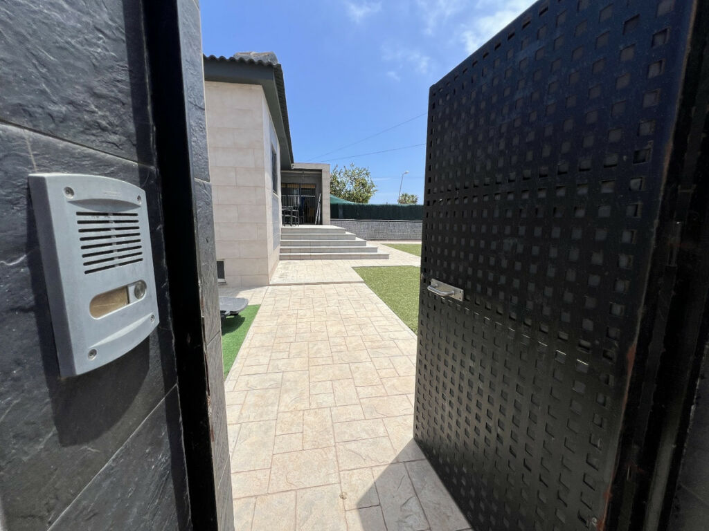 Semi-Detached House Torrevieja Alicante - image 39