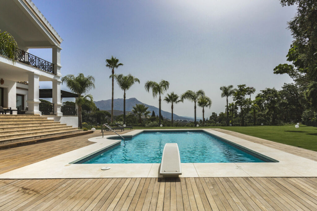 Detached Villa El Madroñal Málaga - image 39
