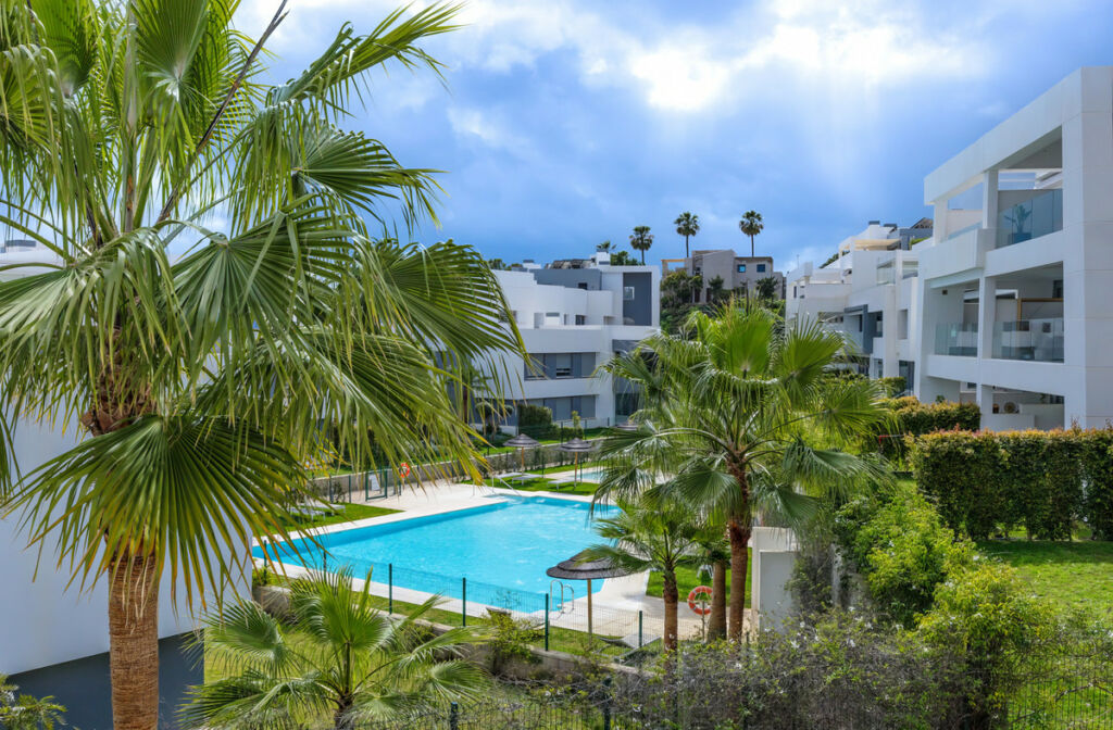 Middle Floor Apartment Estepona Málaga - image 38