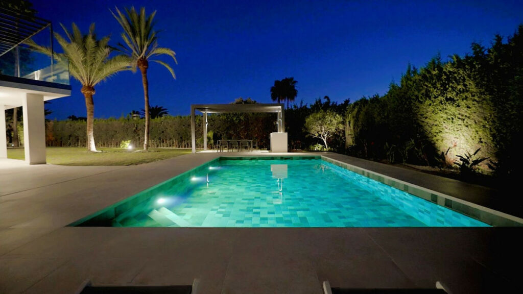 Detached Villa The Golden Mile Málaga - image 39
