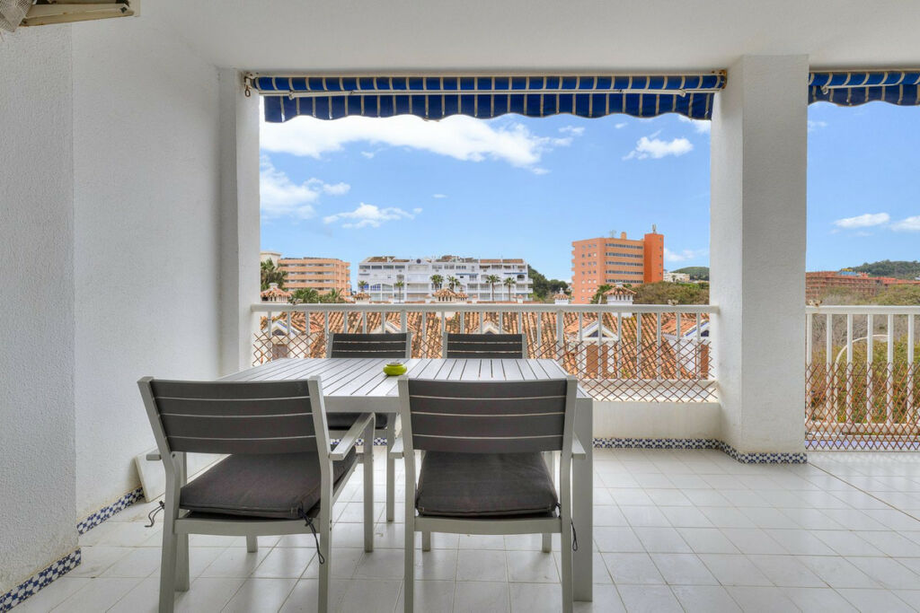 Middle Floor Apartment Fuengirola Málaga - image 4