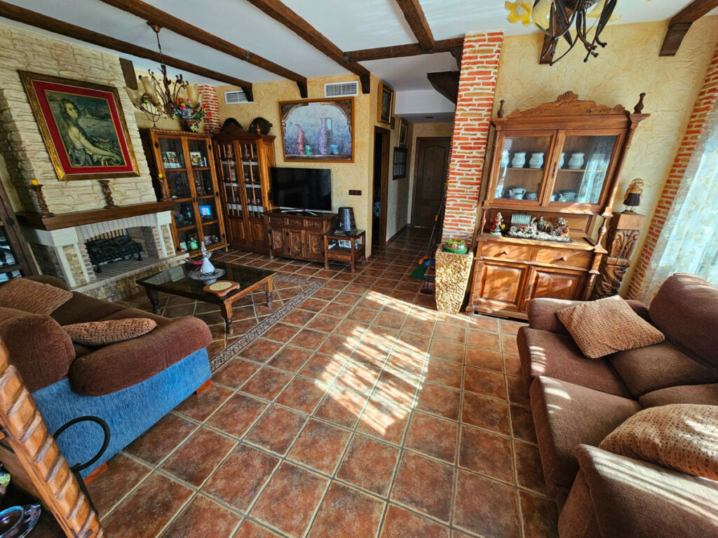Detached Villa Daya Nueva Alicante - image 4